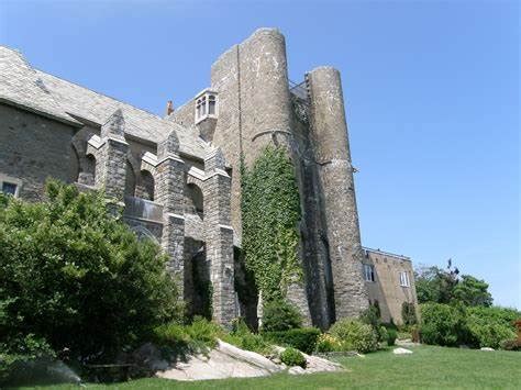 Hammond Castle Museum – Johnny Burke