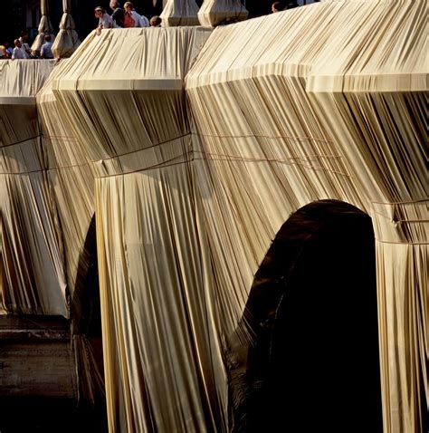 Christo and Jeanne-Claude - The Pont Neuf Wrapped, Paris, 1975-85 ...