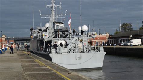 HMS Grimsby arrives in the Royal Docks 07-09-19 - YouTube