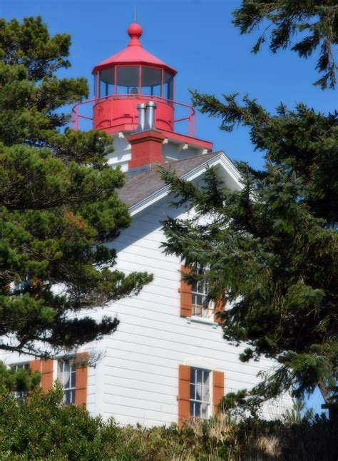 The Yaquina Bay Lighthouse in Newport, Oregon Oregon Travel, Oregon Coast, Places Ive Been ...