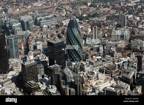 Gherkin london skyscraperThe Gerkin building Swiss Re Headquarters ...