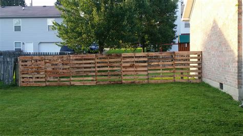 Pallet Fence • 1001 Pallets