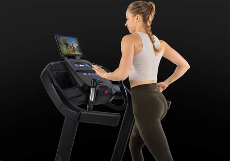 7.0 AT Treadmill - Powerful Performance | Horizon Fitness