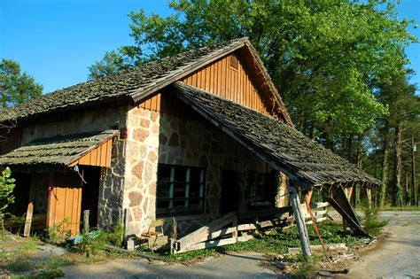 A Building at Dogpatch | Dogpatch, USA, was a theme park bui… | Flickr