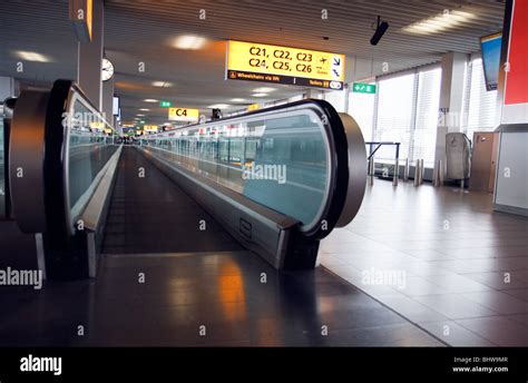 moving walkway at airport Stock Photo - Alamy