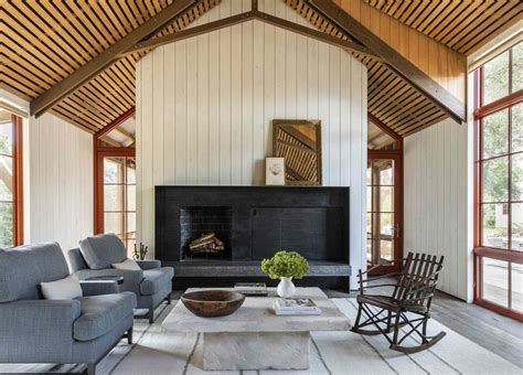 30 Farmhouse Living Rooms To Make You Feel Cozy