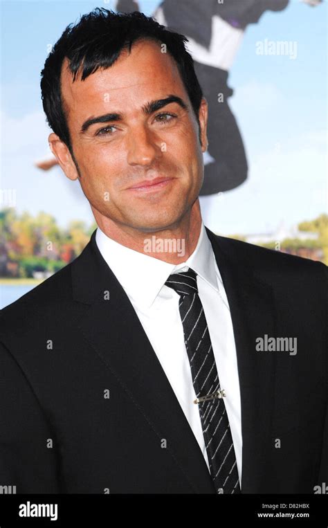 Justin Theroux The 'Wanderlust' world premiere at the Village Theater ...