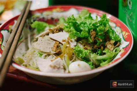 20 Best Vietnamese Street Food from North to South (& Where to Find Them)