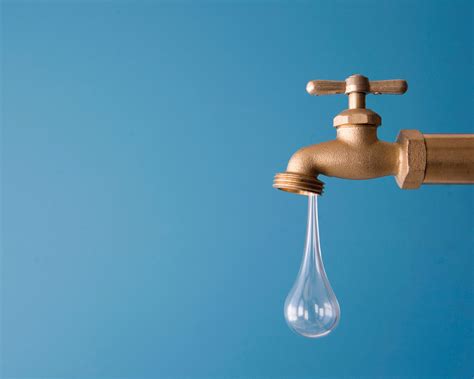 How to fix a leaky faucet: from bathtubs to kitchen mixers | Homes & Gardens