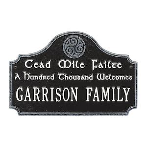 The Cead Mile Failte Plaque Featuring the Gaelic Phrase With Personalized Family Name - Etsy