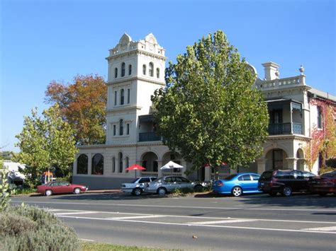 Yarra Glen photos - Travel Victoria: accommodation & visitor guide