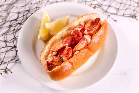 Connecticut-Style Lobster Roll | Dorothy Lane Market