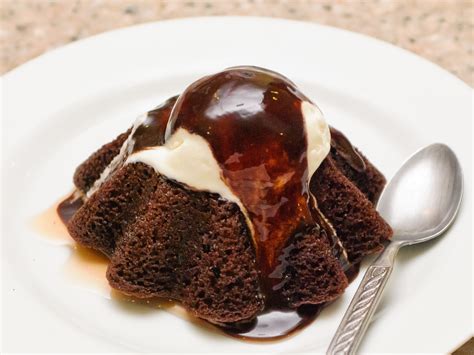 How to Make Chili's Molten Chocolate Cake at Home: 13 Steps