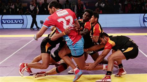 Kabaddi Techniques & Tips | Kabaddi Techniques For Raider & Defender