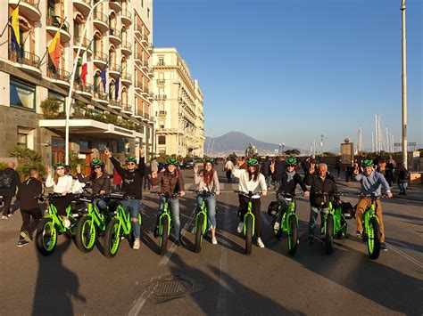 Look at the photos of those who did an electric bike tour in Naples