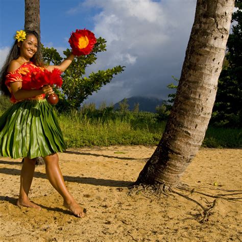 Hawaiian Hula Dancers