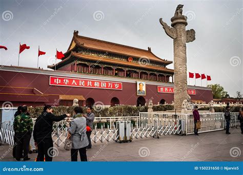 Tiananmen, the Gate of Heavenly Peace, in Tiananmen Square, Beijing, China Editorial Image ...