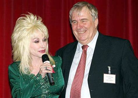 Carl Thomas Dean bio: who is Dolly Parton's husband? Legit.ng