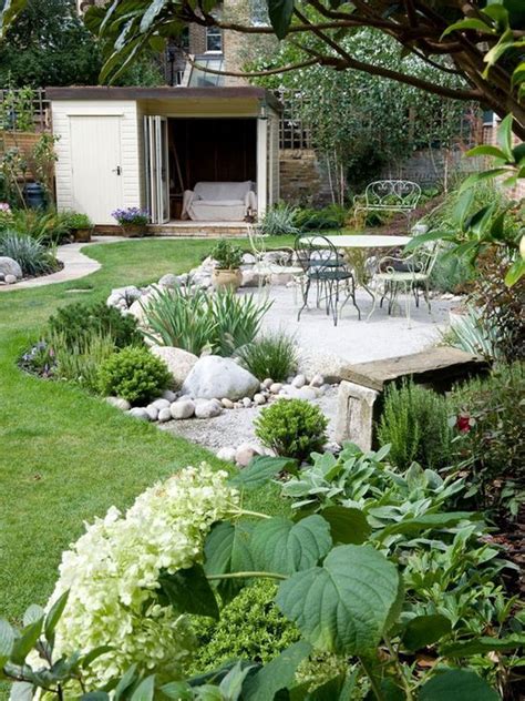 11 Sample Small Backyard Oasis With Low Cost | Home decorating Ideas