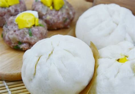 Authentic Banh Bao Recipe (Vietnamese Steamed Pork Buns) - Cooking Frog