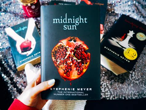 Midnight Sun Book Review | Beauty and the Bookshelves