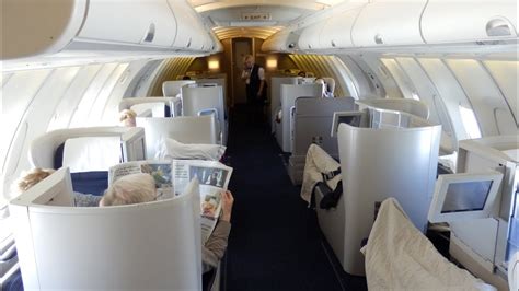 British Airways Boeing 747 business class (upper cabin) London to San Francisco - YouTube