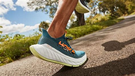 Which Hoka Shoes Have Carbon Plate? - Shoe Effect