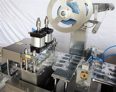 NBR-570 fully automatic blister packaging machine_glue,batteries ...