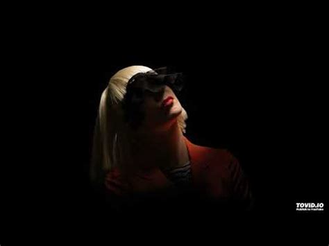 Sia - Chandelier (Remix) - YouTube