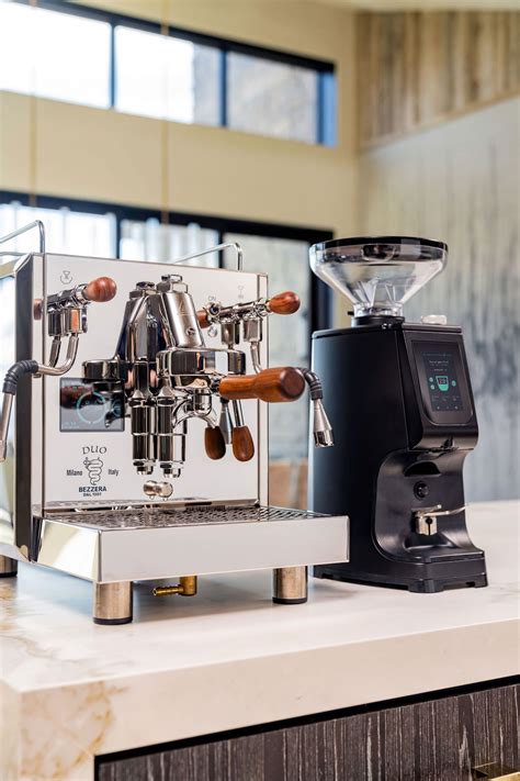 Clive Coffee Unveils the Lucca Atom 75, a Self-Dialing Espresso ...