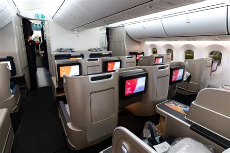 Qantas 787 Dreamliner Business Class Review - Zac George