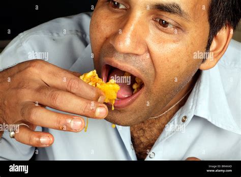 Traditional Indian 'curry' food, and the practice of eating with Stock Photo: 31450453 - Alamy