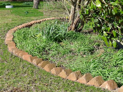 Sawtooth Brick Edging | Brick garden, Brick garden edging, Landscape edging