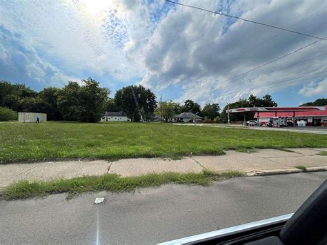 0.58 Acres of Mixed-Use Land for Sale in Anderson, Indiana - LandSearch