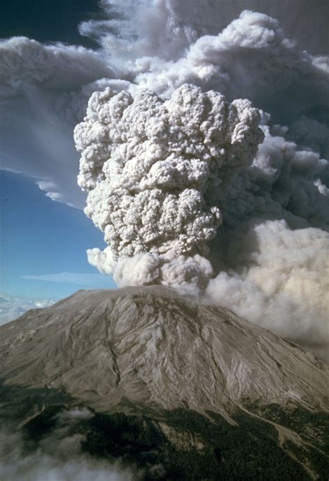 31 Year Anniversary of Mount St. Helens Eruption (31 Pics)