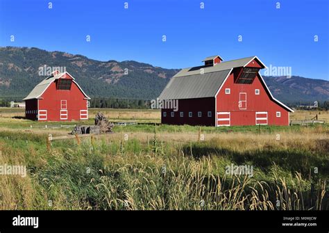 Two barns located near the town of Summerville, Oregon Stock Photo - Alamy