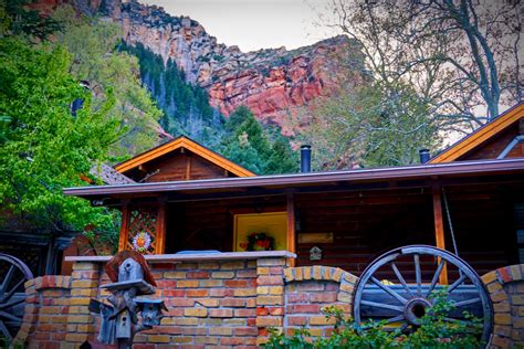 6 Cozy Cabins in Sedona - AllTheRooms - The Vacation Rental Experts