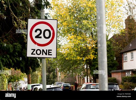 20 mph sign road sign traffic calming hi-res stock photography and ...