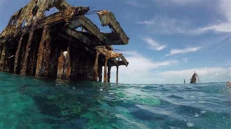 Bimini - Snorkeling at the Sunken Ship - 1 - YouTube