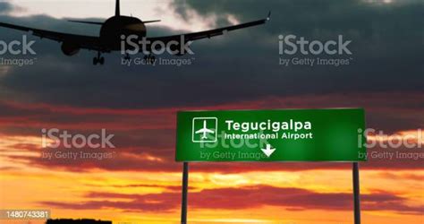 Plane Landing In Tegucigalpa Honduras Airport With Signboard Stock ...