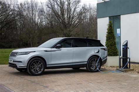 The 2021 Range Rover Velar Has Only a Minor Drawback