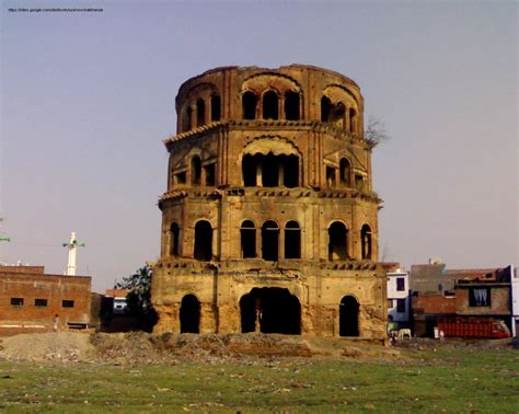 Lucknow Photos, Pictures, Images: Satkhanda, Lucknow