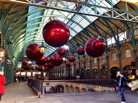 Covent Garden Christmas decorations this year are just stunning | 크리스마스