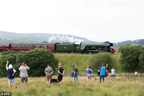 Flying Scotsman crash: Beloved steam train is hit by another carriage ...