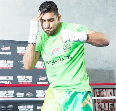 Boxer Khan aims verbal jab at Trump - Rediff Sports