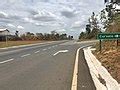 Category:Green and white road signs with arrows - Wikimedia Commons