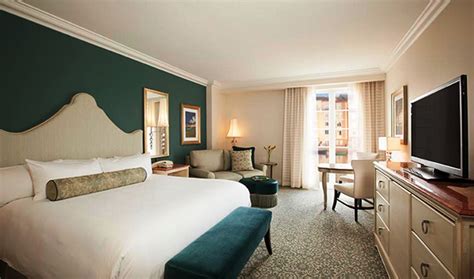 Loews Portofino Bay Hotel: Rooms - complete guide & photo gallery