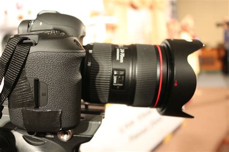 Canon brings the new EOS 5D Mark IV DSLR in India