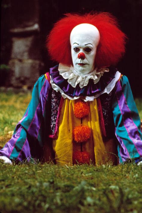 Pennywise the Clown, It | Horror Movie Villain Halloween Costume Ideas | POPSUGAR Entertainment ...