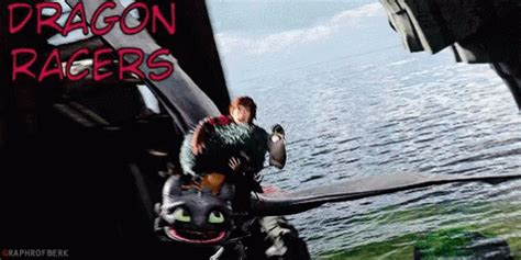 Toothless Flying GIF - Toothless Flying Hiccup - Discover & Share GIFs